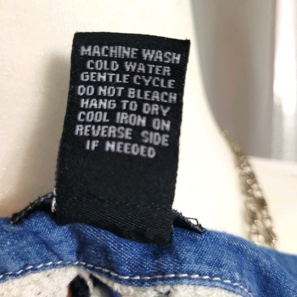 🌞4/$20 Lace Back Denim Shirt - Picture 7 of 7